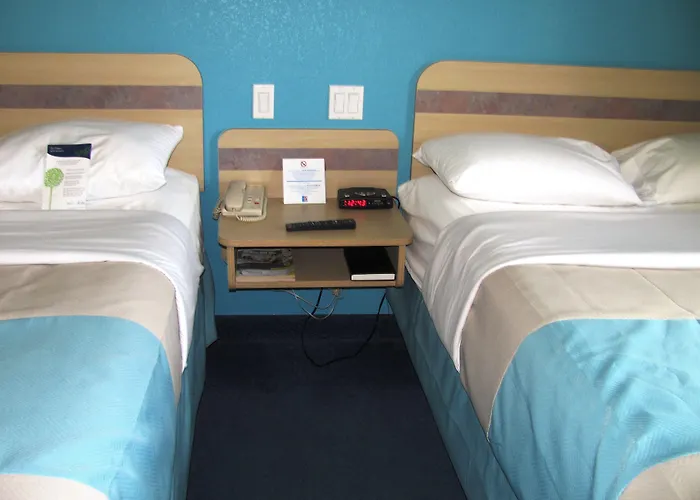 Motel 6-Huntsville, On