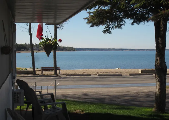 Balm Beach Resort And Motel